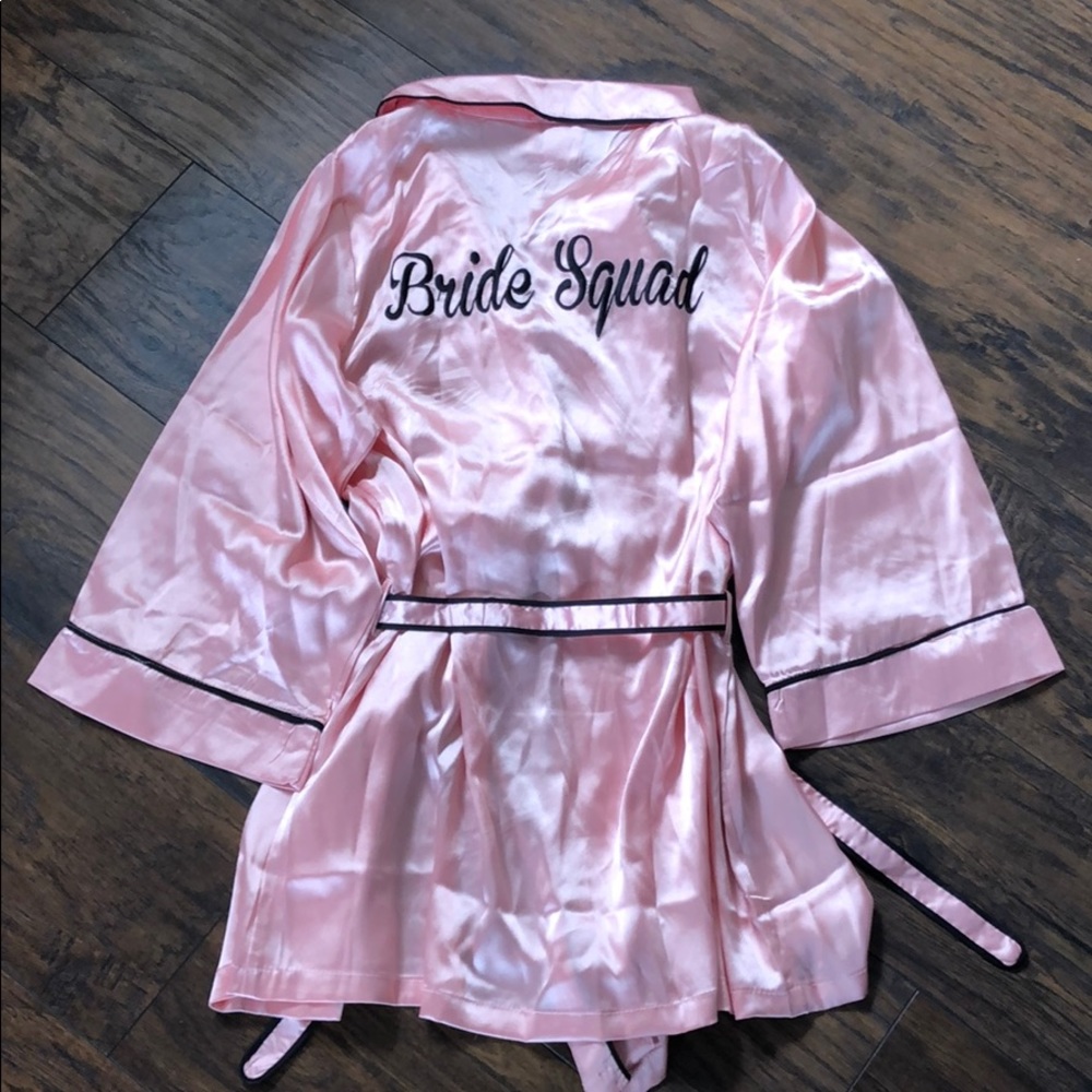 Bride Squad Robe - Picture 4 of 6